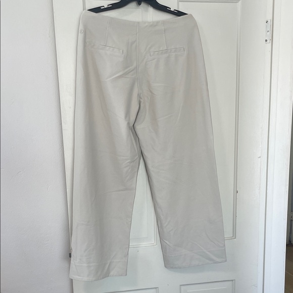 Lululemon trousers - Picture 2 of 3
